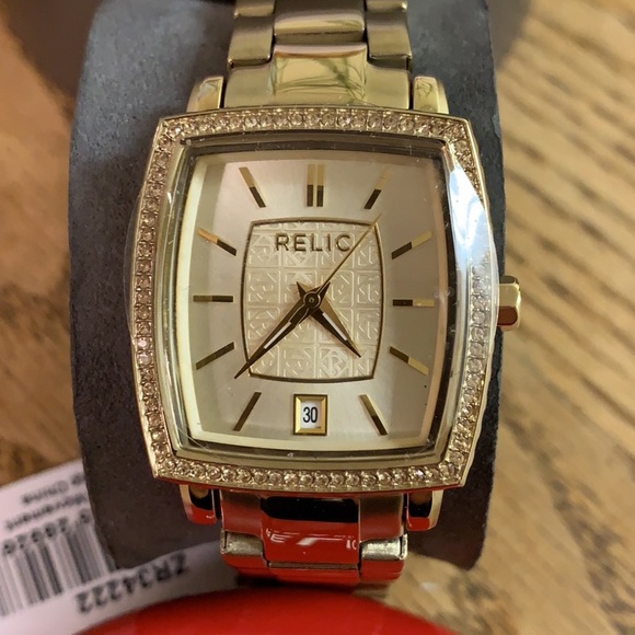 New Men’s Relic Gold Watch - Picture 2 of 2